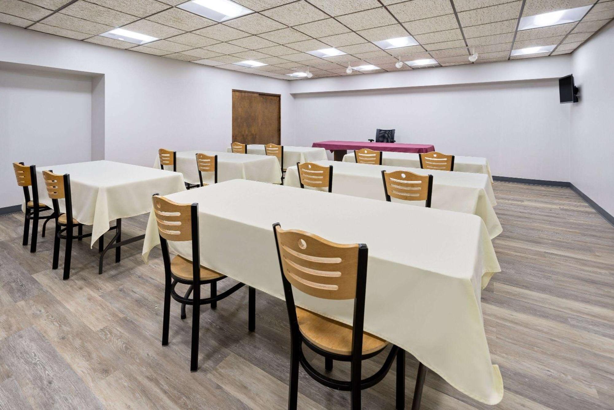 Super 8 By Wyndham Henrietta/Rochester Area Εξωτερικό φωτογραφία