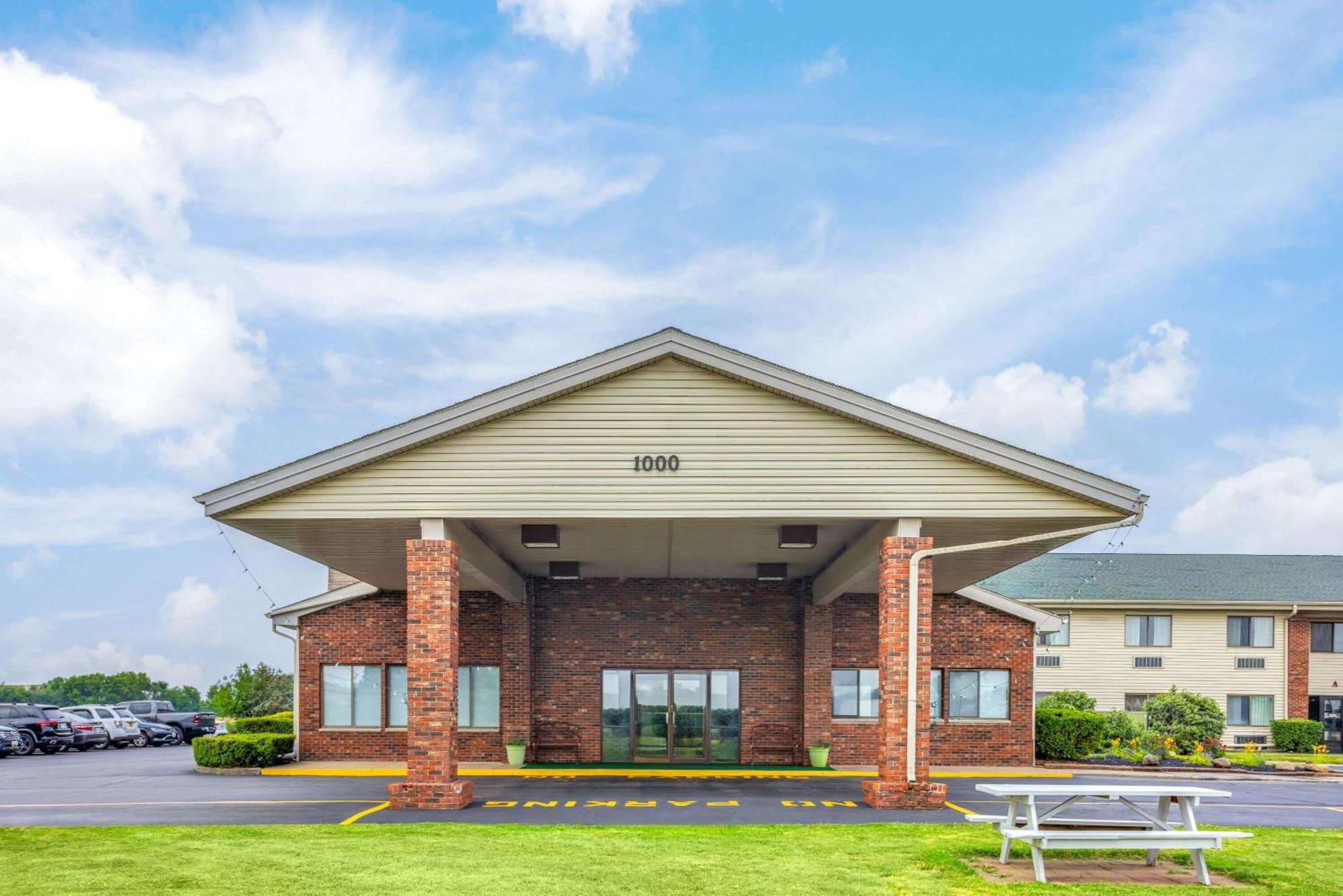 Super 8 By Wyndham Henrietta/Rochester Area Εξωτερικό φωτογραφία